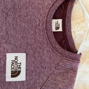 The North Face crewneck sweatshirt wHeathered Eggplant color size XL in EUC